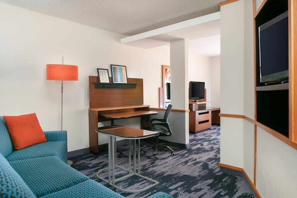 Fairfield Inn & Suites By Marriott Tulsa Central Exterior photo