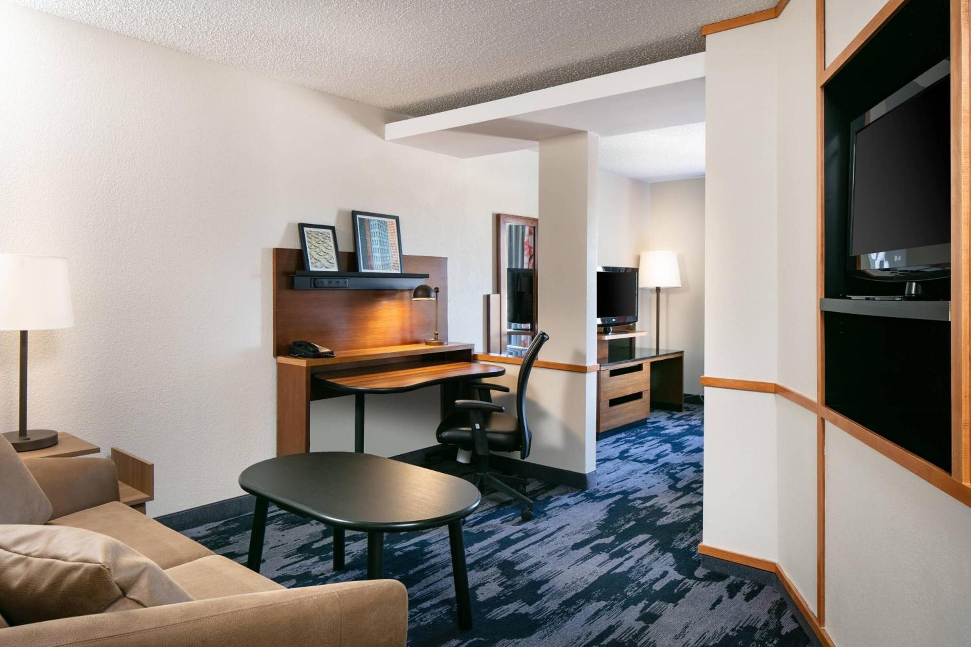 Fairfield Inn & Suites By Marriott Tulsa Central Exterior photo