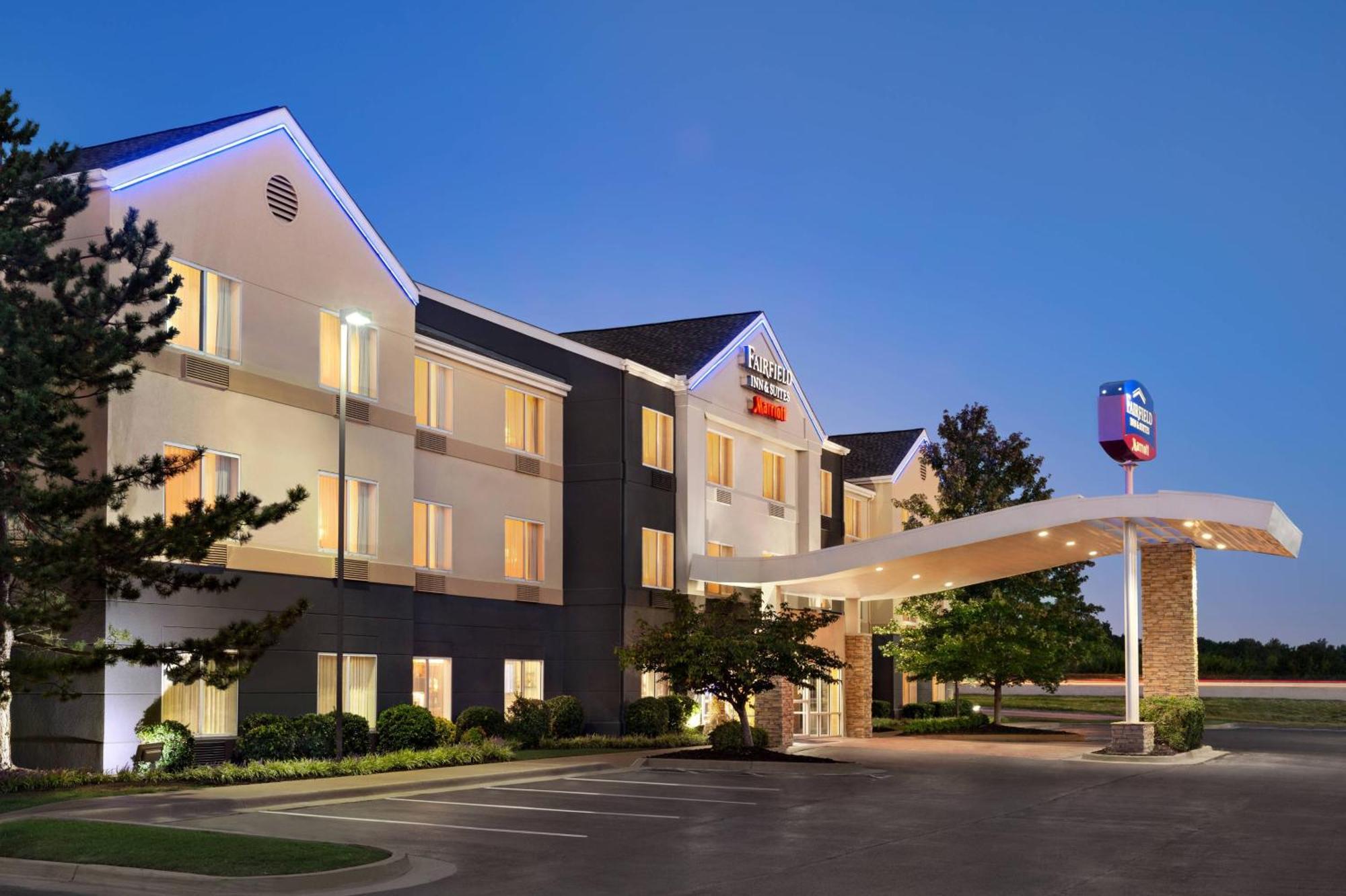 Fairfield Inn & Suites By Marriott Tulsa Central Exterior photo